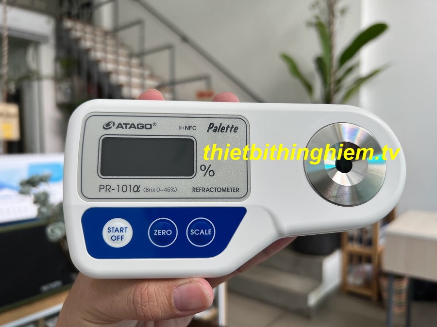 Sử dụng một khúc xạ kế PR-101a đo độ ngọt đơn giản Sử dụng một khúc xạ kế PR-101a đo độ ngọt đơn giản