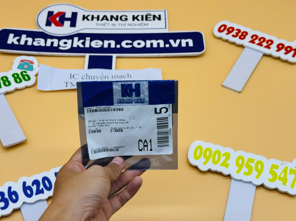 TMUX1104 là bộ ghép kênh bán dẫn kim loại oxit bổ sung chính xác (CMOS) (MUX)