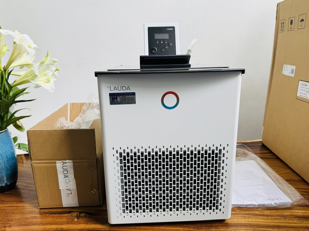 Bể điều nhiệt chính xác RA12 Lauda Bể điều nhiệt chính xác RA12 Lauda